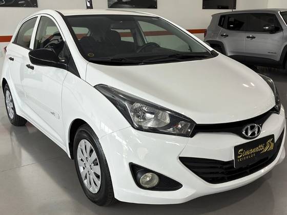 HYUNDAI HB20 1.0 COMFORT PLUS 12V FLEX 4P MANUAL